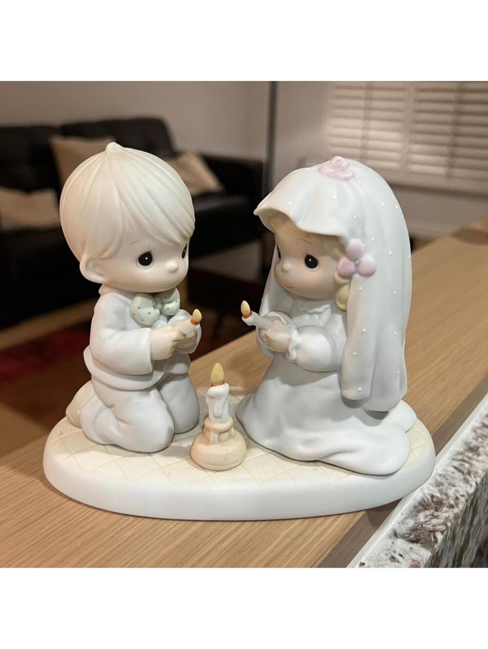 Precious Moments The Lord is your light to Happiness figurine